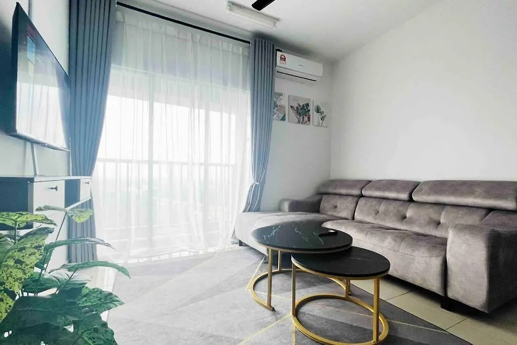 Apartment Minimalist Cozy Suite@ Klia1/2 Sepang