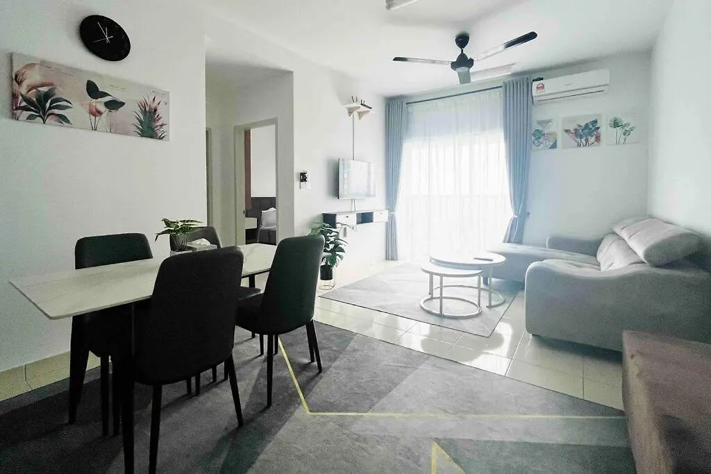Minimalist Cozy Suite@ Klia1/2 Sepang